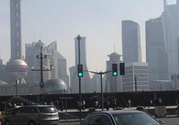 上海の金融街を望む