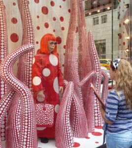 草間弥生さんのNYパフォーマンス