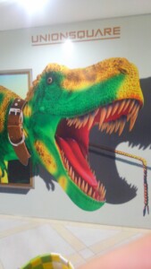 人類はティラノザウルスに勝てない