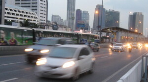 疾走するアジアの自動車