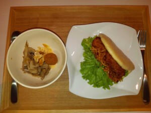 大豆の肉をはさんだハンバーグ