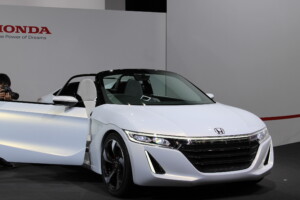 話題のブランドの短命化が止まらない。