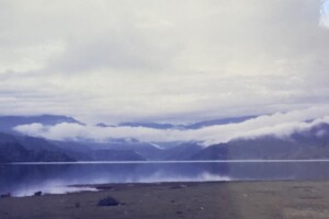 早朝、雲が描く美しいぺワ湖