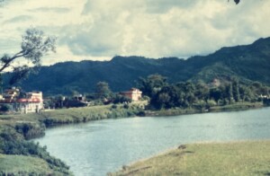 ポカラのバス停留所前