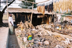 呪いグッズを売る店