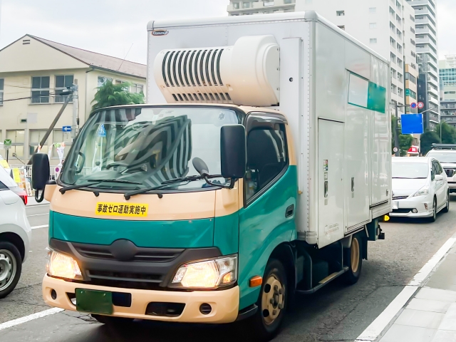 宅配便　トラック輸送